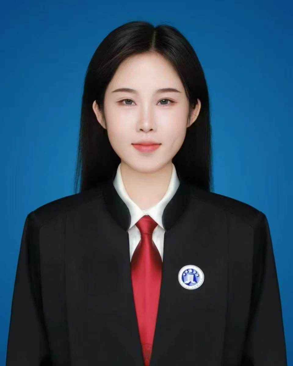 张洛溪律师本人肖像